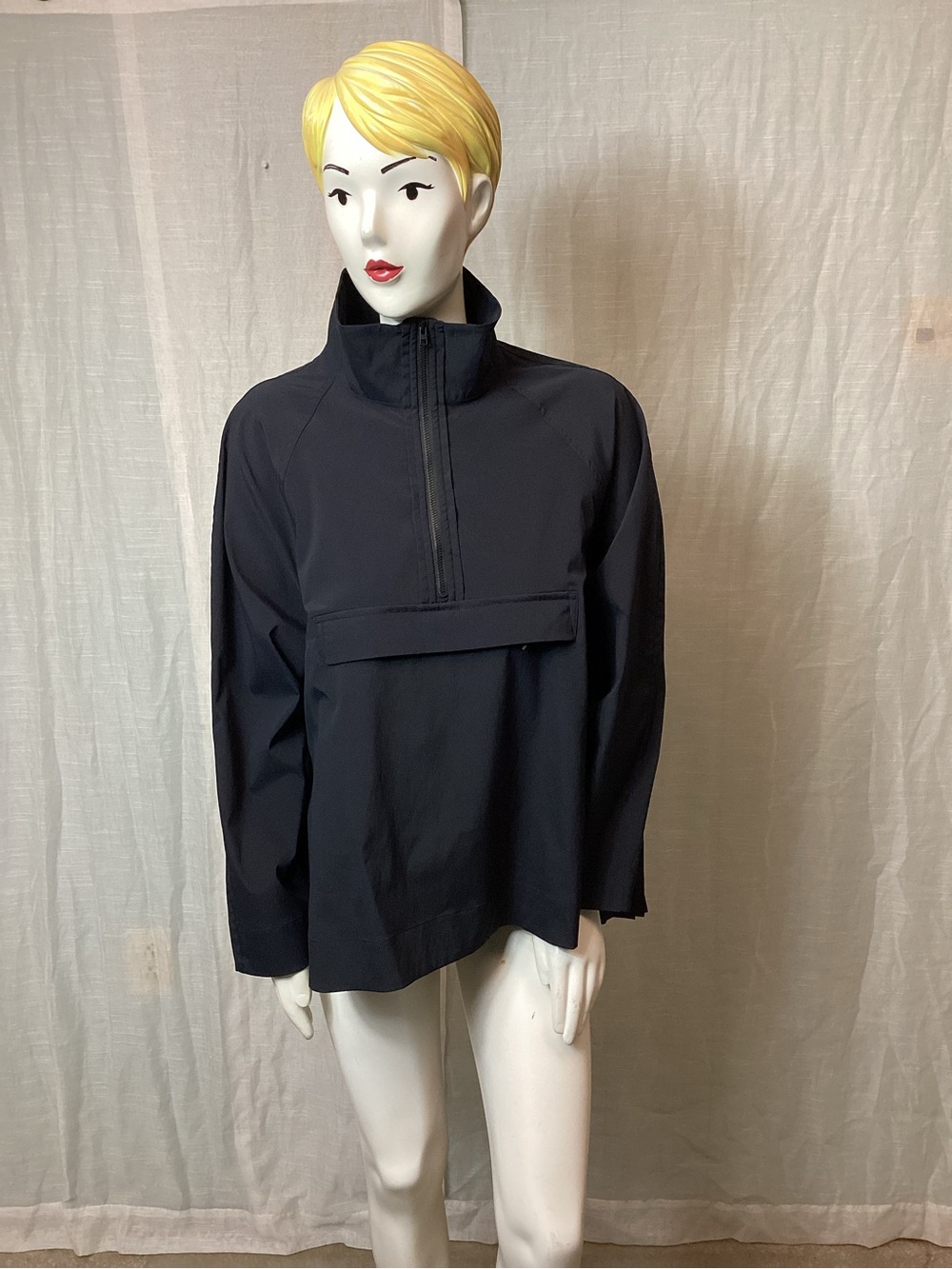 NWT Athleta Sojourn Pleated Back Pullover Top; Size: S/P